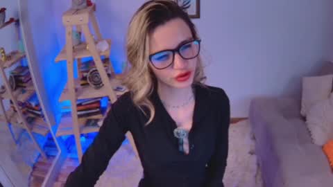 Snapshot of lucy_priincess chatting on 03.02.25 lucy online show from 03.02.25