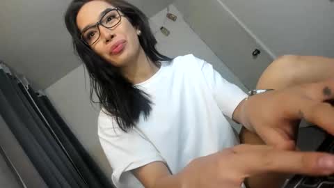 Snapshot of lucy_shane chatting on 09.18.25 lucy_shane online show from 09.18.25