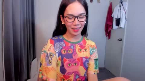 Snapshot of lucy_shane chatting on 10.12.25 lucy_shane online show from 10.12.25