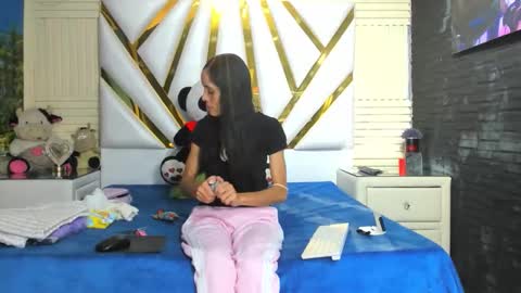 Snapshot of lucy_unlimited chatting on 10.16.25 Lucy unlimit come back here online show from 10.16.25