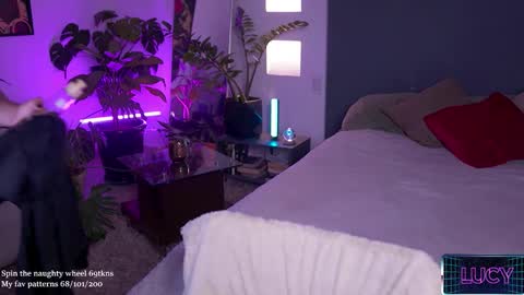 Lucy Alien  online show from 09.26.25