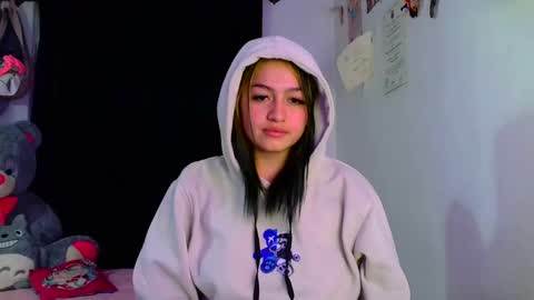 Snapshot of lucycherry__ chatting on 12.10.24 LUCIA online show from 12.10.24