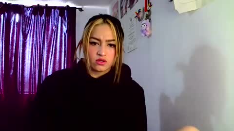Snapshot of lucycherry__ chatting on 01.14.25 LUCIA online show from 01.14.25