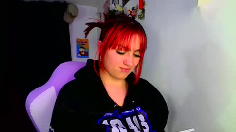 Snapshot of lucycherry__ chatting on 02.21.25 LUCIA online show from 02.21.25