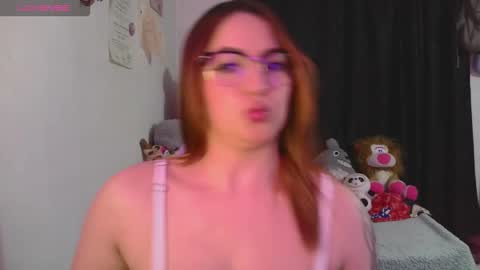 Snapshot of lucycherry__ chatting on 09.16.25 LUCIA online show from 09.16.25