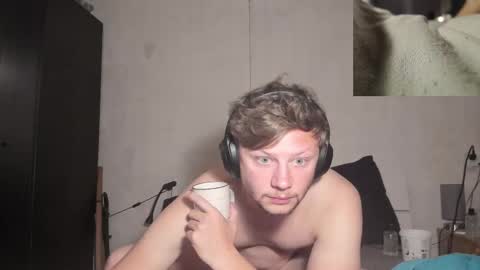 LucyLoes online show from 10.04.25