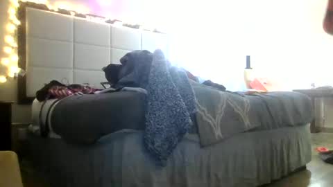 Lucy Loves Lookers online show from 01.20.25