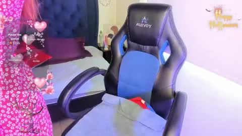 Lucy Petit online show from 10.25.25