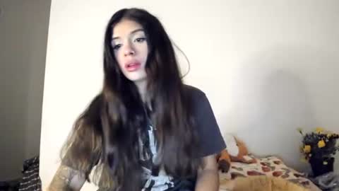 Snapshot of lucyportman chatting on 05.16.26 lucyportman online show from 05.16.26