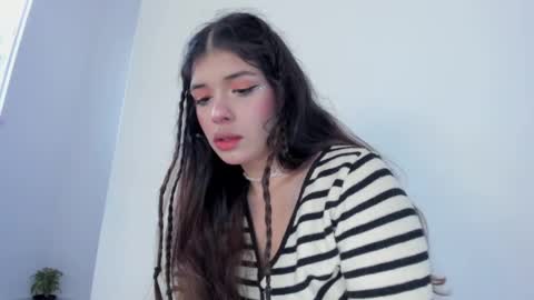 Snapshot of lucyportman chatting on 07.15.26 lucyportman online show from 07.15.26