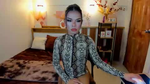 Snapshot of lucyvane chatting on 02.19.26 lucyvane online show from 02.19.26