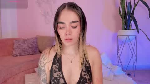 Snapshot of lucyvega4 chatting on 10.27.25 Lucy online show from 10.27.25