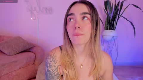 Snapshot of lucyvega4 chatting on 11.01.25 Lucy online show from 11.01.25