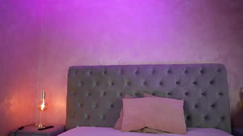 LucyWillow online show from 12.22.25