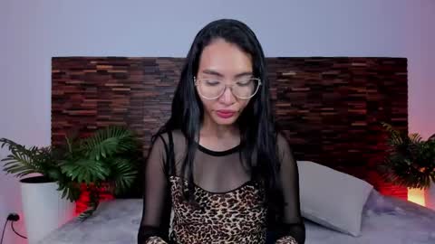 Lucy Liiu online show from 04.21.26