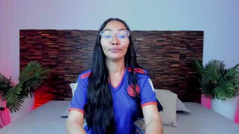 Snapshot of lucyy_liiu chatting on 06.17.26 Lucy Liiu online show from 06.17.26