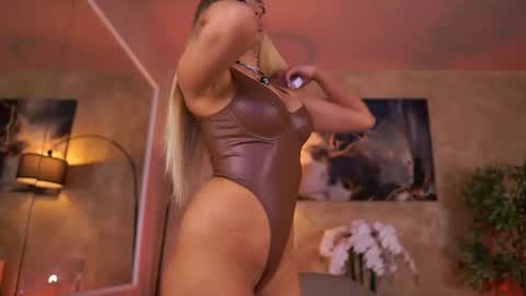 Snapshot of lucyyrosse chatting on 06.18.26 LucyRose online show from 06.18.26