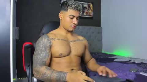 Luigi Independent model online show from 09.12.25