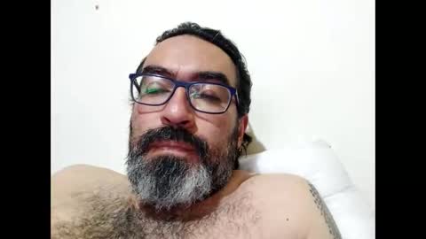 Snapshot of luis2988z chatting on 02.22.26 Hairyman online show from 02.22.26