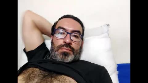 Snapshot of luis2988z chatting on 03.01.26 Hairyman online show from 03.01.26