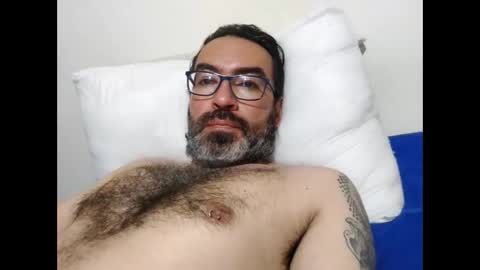 Snapshot of luis2988z chatting on 03.07.26 Hairyman online show from 03.07.26