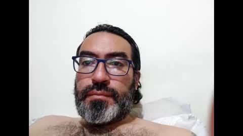 Snapshot of luis2988z chatting on 03.20.26 Hairyman online show from 03.20.26