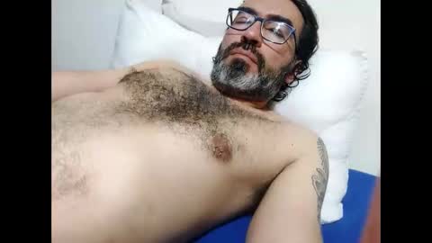 Snapshot of luis2988z chatting on 03.22.26 Hairyman online show from 03.22.26