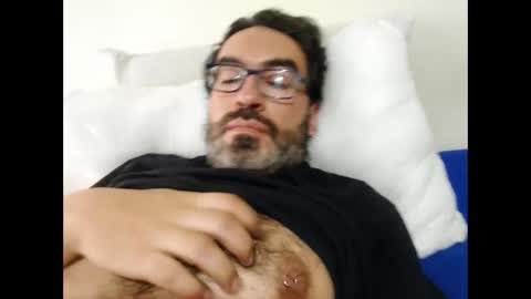 Snapshot of luis2988z chatting on 03.22.26 Hairyman online show from 03.22.26