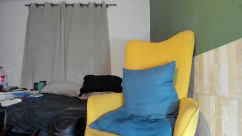 Snapshot of luis_as chatting on 02.21.25 Luis AS online show from 02.21.25