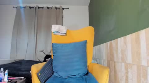 Snapshot of luis_as chatting on 02.25.25 Luis AS online show from 02.25.25