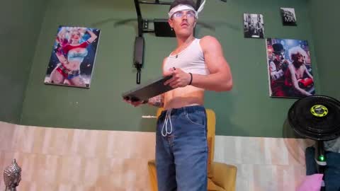 Snapshot of luis_as chatting on 03.10.25 Luis AS online show from 03.10.25