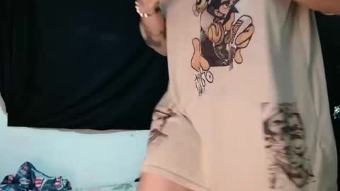 Snapshot of luis_as chatting on 10.31.25 Luis AS online show from 10.31.25