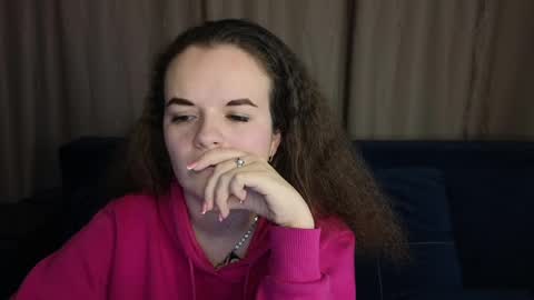 Snapshot of luisa_rosee chatting on 02.15.25 Luisa Rosee online show from 02.15.25