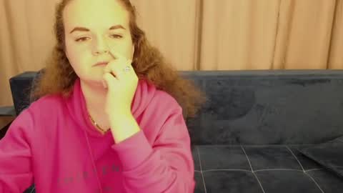 Snapshot of luisa_rosee chatting on 02.15.25 Luisa Rosee online show from 02.15.25