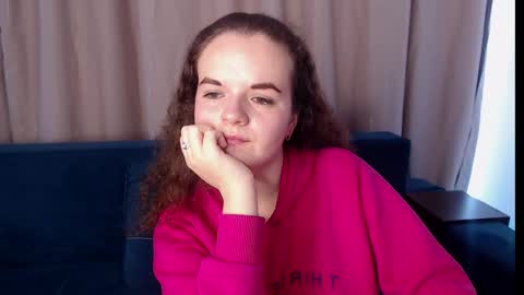 Snapshot of luisa_rosee chatting on 02.19.25 Luisa Rosee online show from 02.19.25