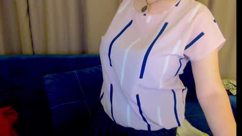 Snapshot of luisa_rosee chatting on 02.22.25 Luisa Rosee online show from 02.22.25