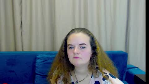 Snapshot of luisa_rosee chatting on 02.22.25 Luisa Rosee online show from 02.22.25