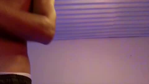 Snapshot of luisadrianguzmansantander5 chatting on 10.27.25 luisadrianguzmansantander5 online show from 10.27.25