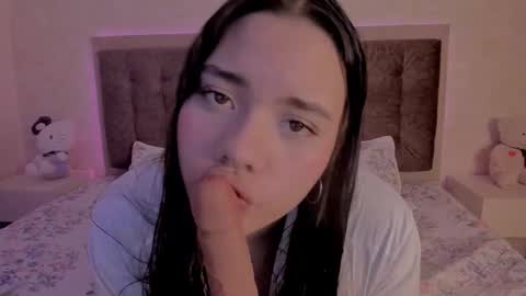 Snapshot of luisagiraldo_ chatting on 09.29.25 Luisa Giraldo online show from 09.29.25