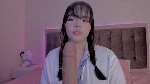 Snapshot of luisagiraldo_ chatting on 11.02.25 Luisa Giraldo online show from 11.02.25