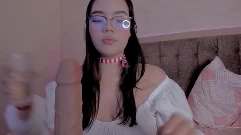 Snapshot of luisagiraldo_ chatting on 11.06.25 Luisa Giraldo online show from 11.06.25