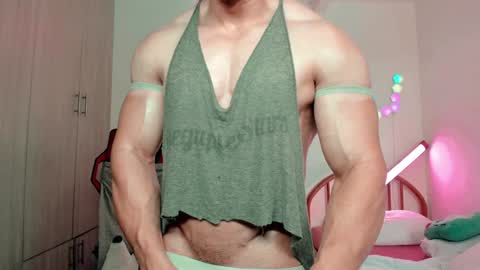 Snapshot of luisfernikesportboy chatting on 12.10.24 Luis Fer PVT IS OPEN online show from 12.10.24