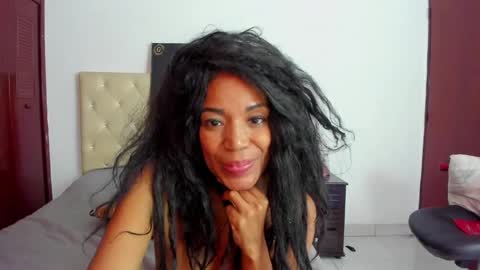 Snapshot of luissa_s1 chatting on 02.11.25 Luissa online show from 02.11.25