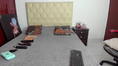 Snapshot of luissa_s1 chatting on 09.26.25 Luissa online show from 09.26.25