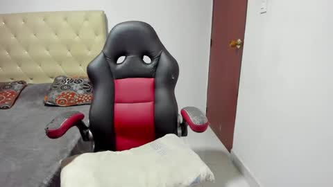 Snapshot of luissa_s1 chatting on 09.30.25 Luissa online show from 09.30.25