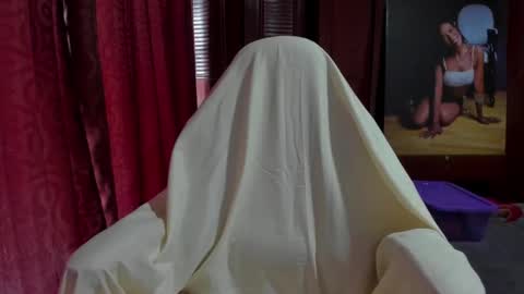 Snapshot of luissa_s1 chatting on 10.05.25 Luissa online show from 10.05.25