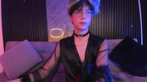 Snapshot of luixdust1 chatting on 10.30.25 luixdust1 online show from 10.30.25