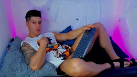 Lukas Green online show from 10.17.25