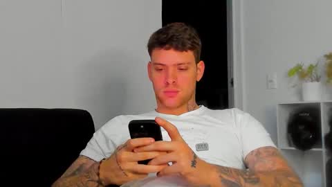 Snapshot of lukeglanton17 chatting on 11.05.25 Luke online show from 11.05.25