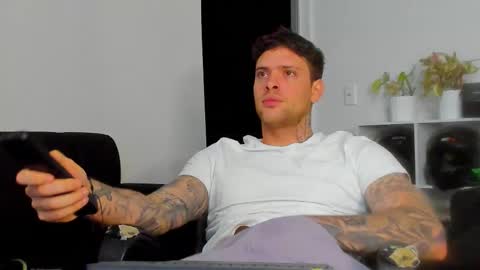 Snapshot of lukeglanton17 chatting on 11.07.25 Luke online show from 11.07.25